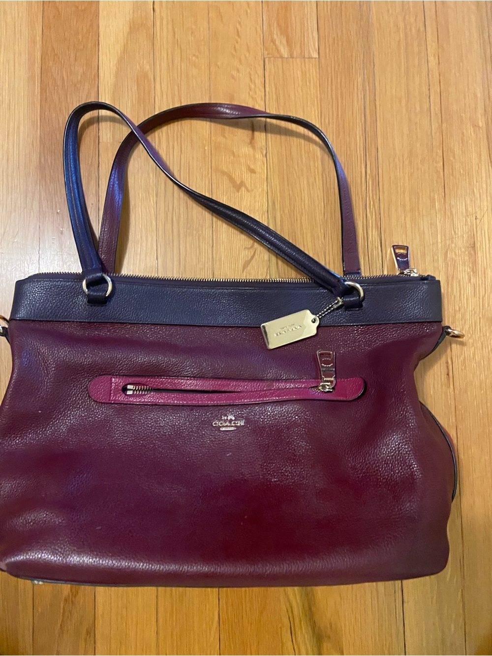 Coach Women's Leather Tote Bag in Burgundy and Navy